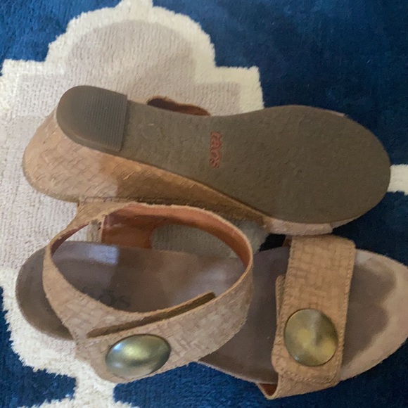 Taos Brown Wedges - Picture 8 of 9